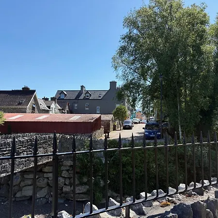 Vakantiehuis 3 Bedroom Townhouse In The Heart Of *