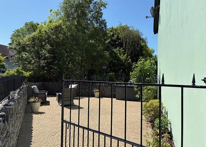 3 Bedroom Townhouse In The Heart Of Сasa de vacaciones Kenmare